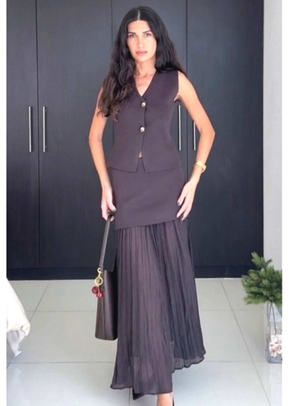 VIRAL NWT ZARA MIXED PLEATED KNIT SKIRT 
🚨PRICE FIRM NO DISCOUNT On THIS SKIRT - Picture 2 of 16